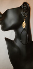 Load image into Gallery viewer, Black Hoop with Carved Bone Bead Earring BE102
