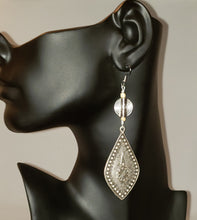 Load image into Gallery viewer, Carlista Pewter Drop Earrings
